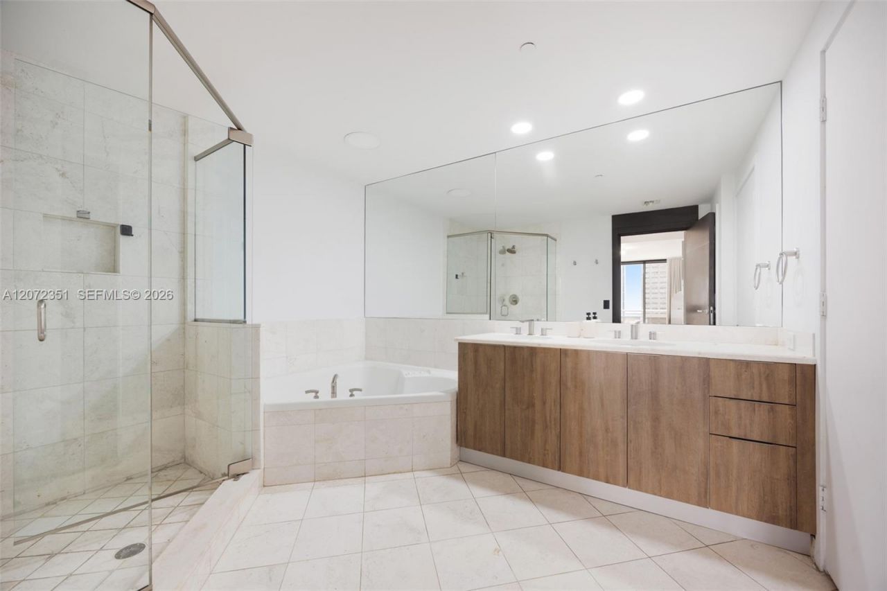 901 Brickell Key Blvd , Unit 2506, Miami, FL 33131 Photo