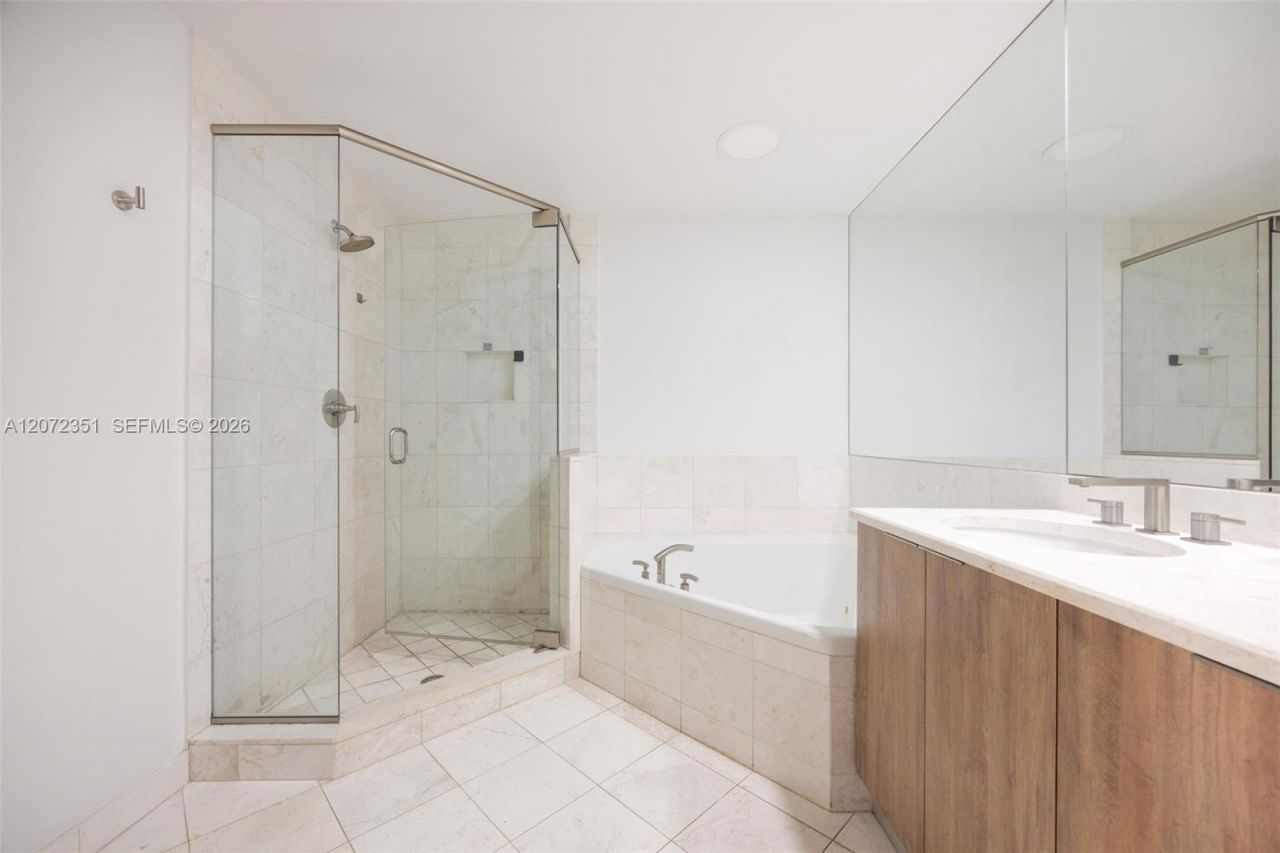 901 Brickell Key Blvd , Unit 2506, Miami, FL 33131 Photo