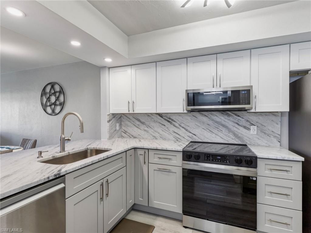 5471 Peppertree Dr, Unit 7, Fort Myers, FL 33908 Photo