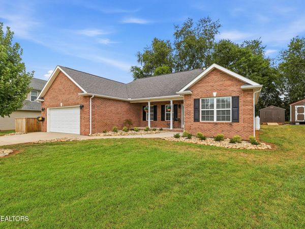 210 Barberry Court, Maryville, TN 37804