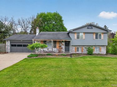 11479 Farmhill Drive, Tyrone Township, Mi 48430