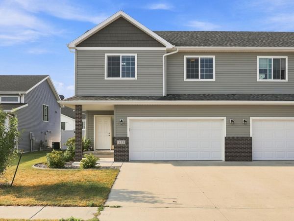 935 Eaglewood Avenue W, West Fargo, ND 58078