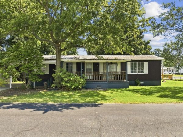 728 Garden Lake Dr., Garden City Beach, SC 29576