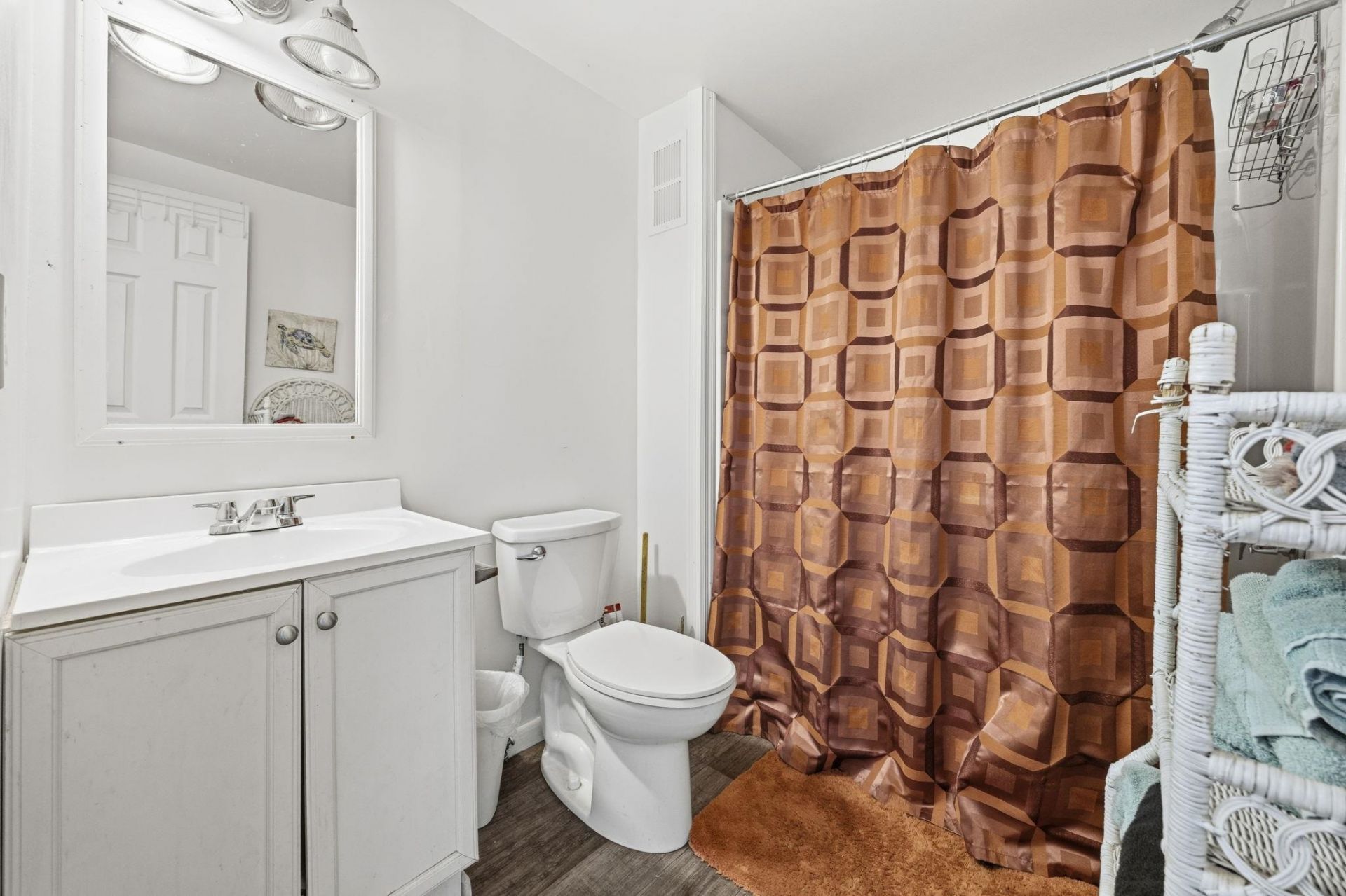 728 Garden Lake Dr. Photo 17