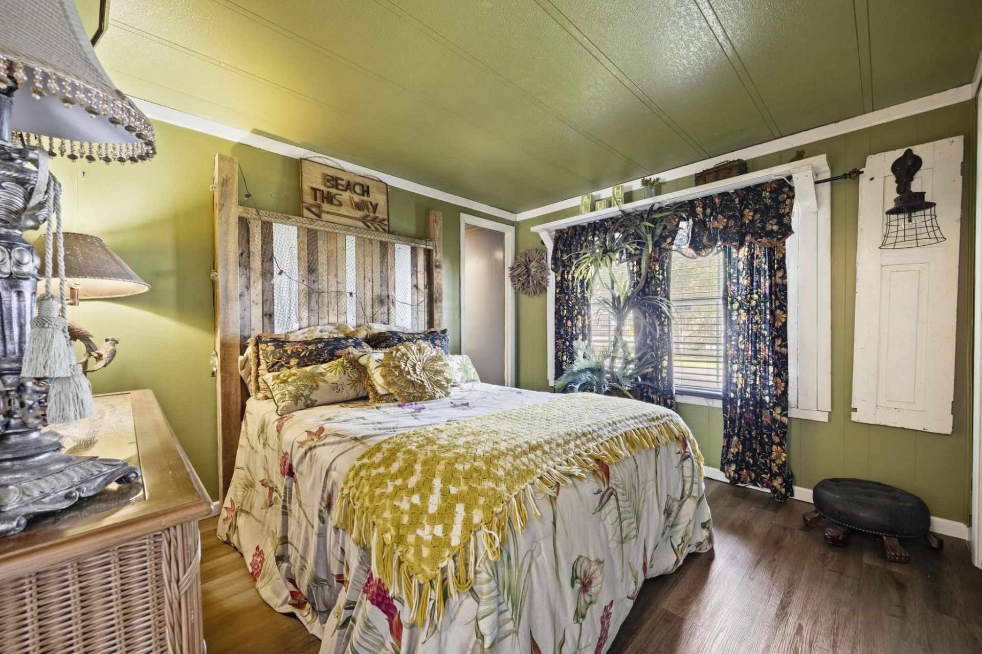 728 Garden Lake Dr. Photo 18