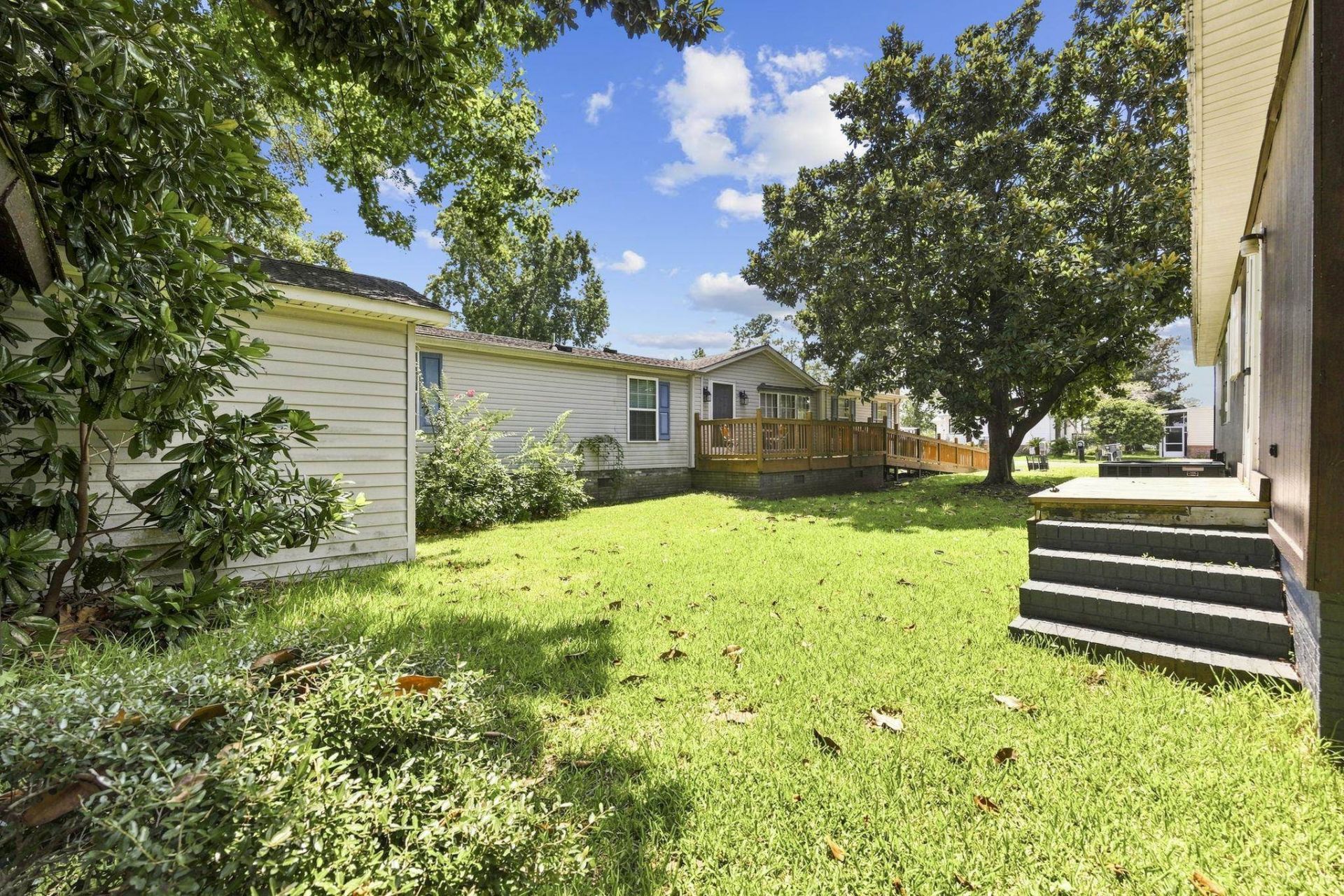 728 Garden Lake Dr. Photo 26