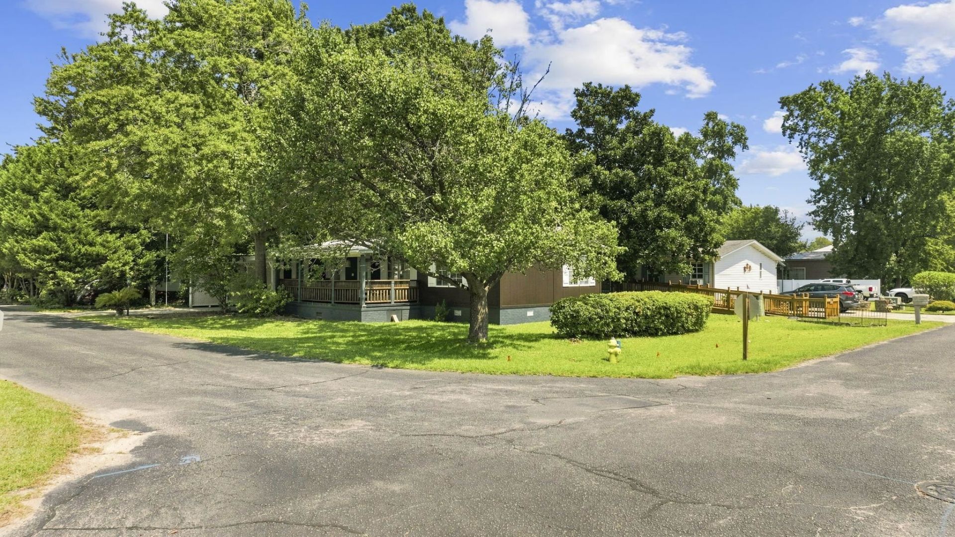 728 Garden Lake Dr. Photo 37