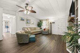 728 Garden Lake Dr. photo 4