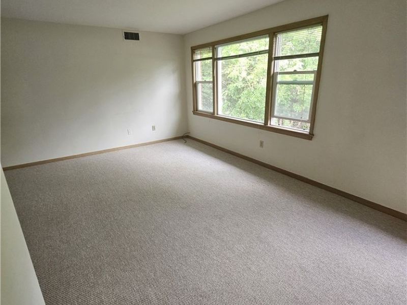 2545 Kenilworth Street, Unit 11, Cleveland Heights, OH 44106 Photo 4