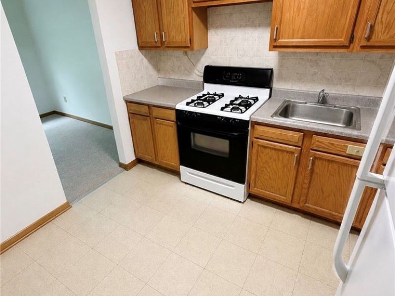 2545 Kenilworth Street, Unit 11, Cleveland Heights, OH 44106 Photo 6