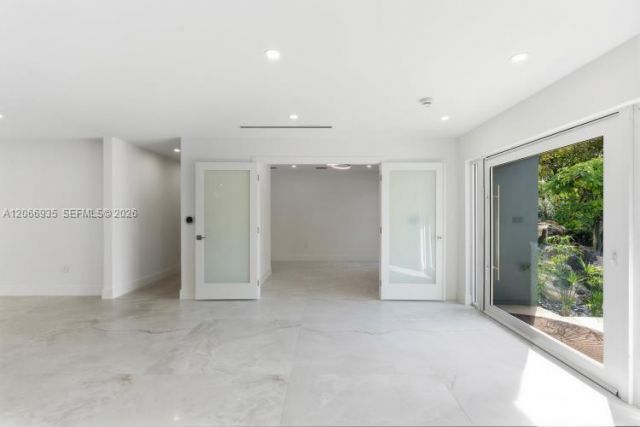 291 E Shore Dr E , Miami, FL 33133 Photo