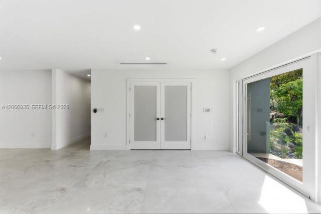 291 E Shore Dr E , Miami, FL 33133 Photo
