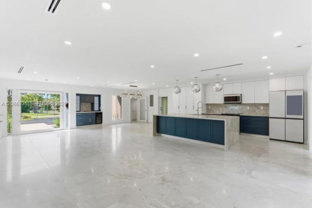 291 E Shore Dr E , Miami, FL 33133 Photo