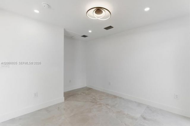 291 E Shore Dr E , Miami, FL 33133 Photo