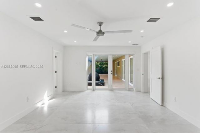 291 E Shore Dr E , Miami, FL 33133 Photo