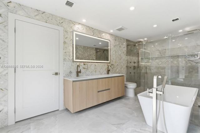 291 E Shore Dr E , Miami, FL 33133 Photo