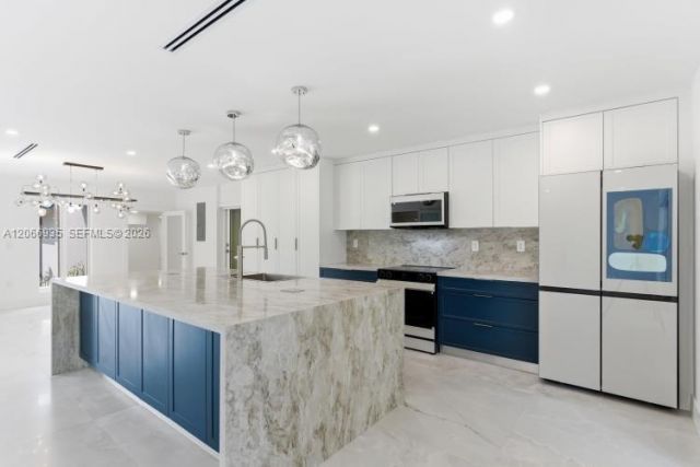 291 E Shore Dr E , Miami, FL 33133 Photo