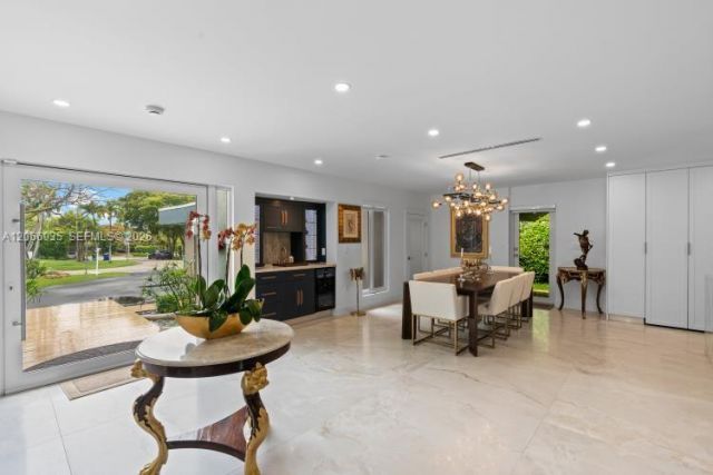 291 E Shore Dr E , Miami, FL 33133 Photo