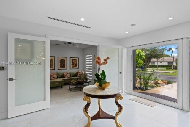 291 E Shore Dr E , Miami, FL 33133 Photo