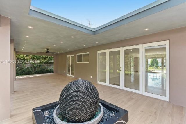 291 E Shore Dr E , Miami, FL 33133 Photo