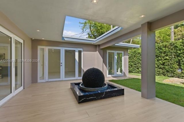 291 E Shore Dr E , Miami, FL 33133 Photo