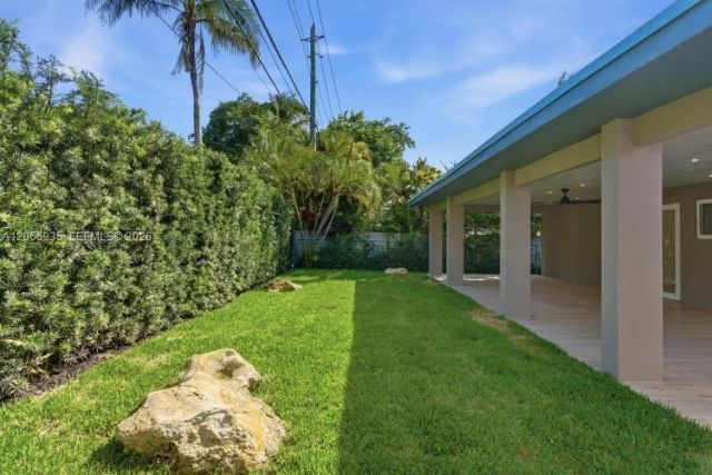 291 E Shore Dr E , Miami, FL 33133 Photo