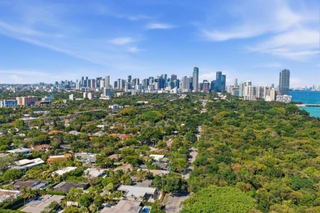 291 E Shore Dr E , Miami, FL 33133 Photo