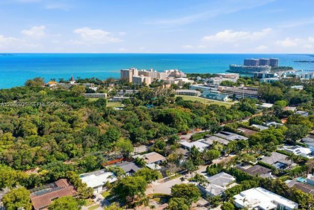 291 E Shore Dr E , Miami, FL 33133 Photo