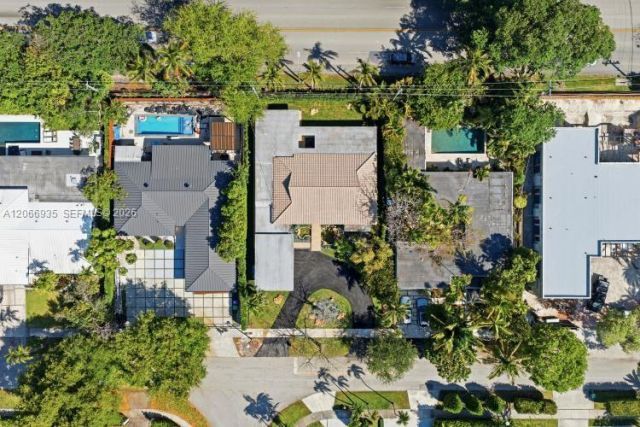 291 E Shore Dr E , Miami, FL 33133 Photo