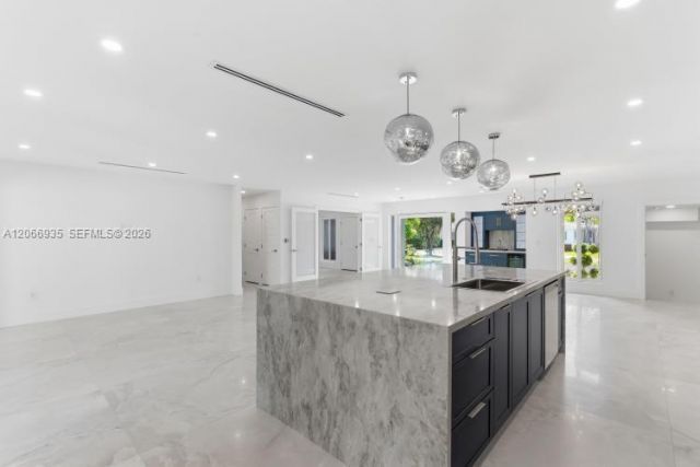 291 E Shore Dr E , Miami, FL 33133 Photo