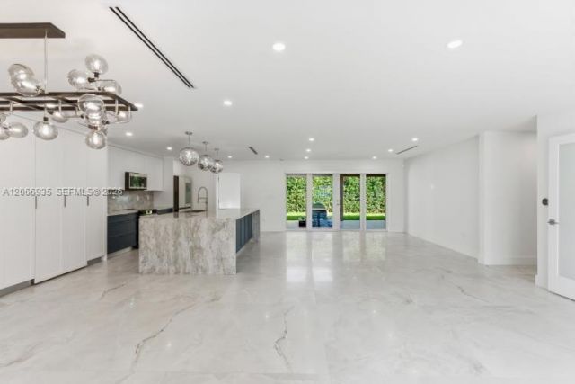 291 E Shore Dr E , Miami, FL 33133 Photo