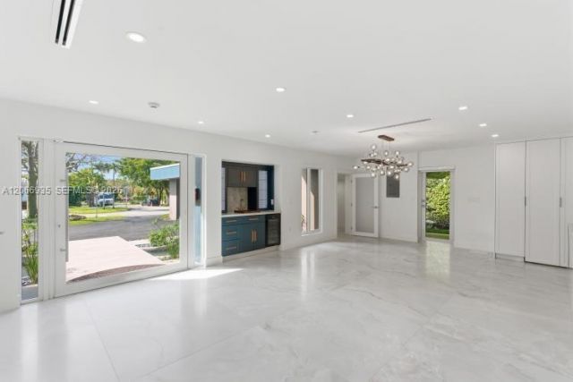 291 E Shore Dr E , Miami, FL 33133 Photo
