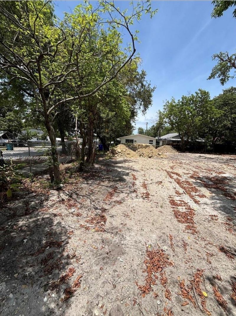 301 NE 58 St , Miami, FL 33137 Photo