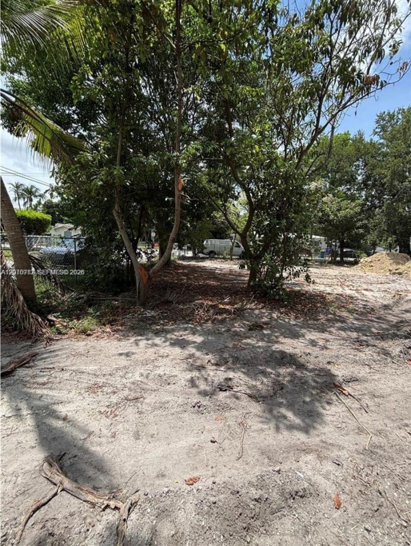 301 NE 58 St , Miami, FL 33137 Photo