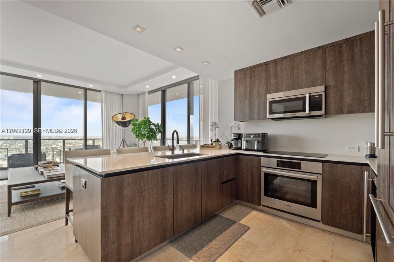88 SW 7th St, Unit 3412, Miami, FL 33130 Photo