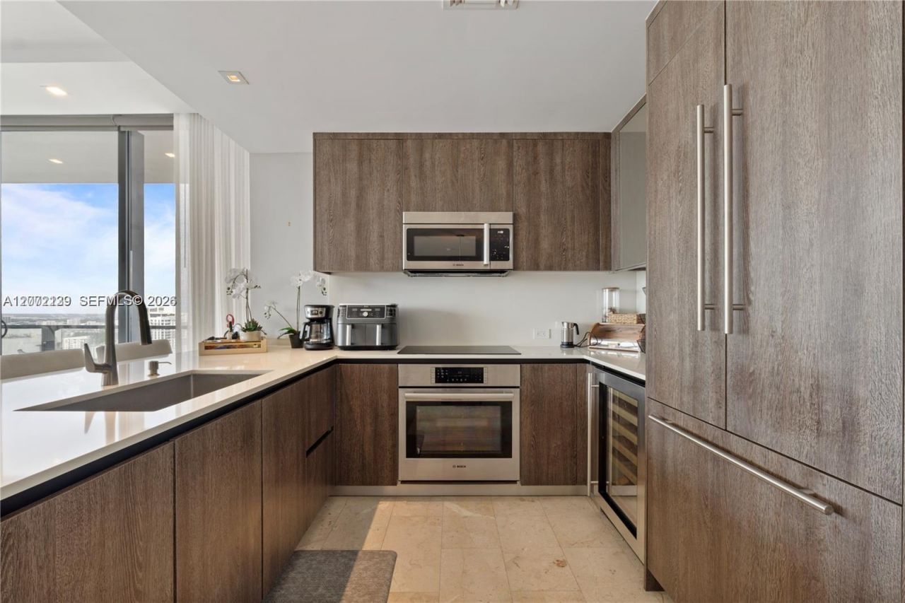 88 SW 7th St, Unit 3412, Miami, FL 33130 Photo