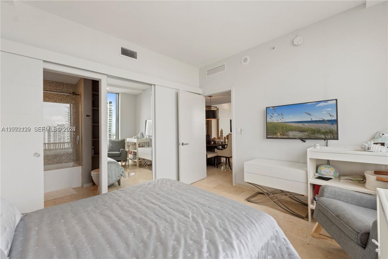 88 SW 7th St, Unit 3412, Miami, FL 33130 Photo