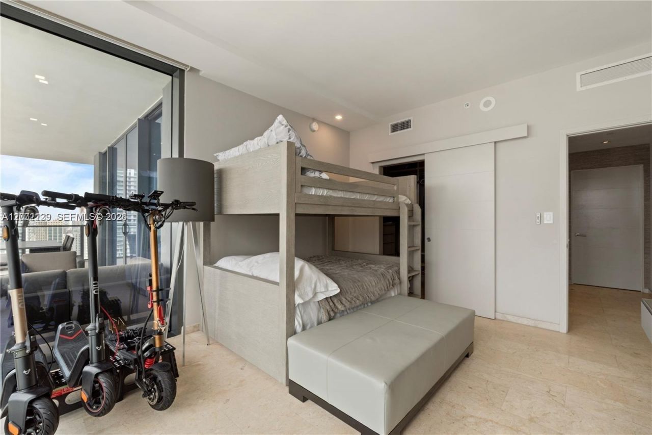 88 SW 7th St, Unit 3412, Miami, FL 33130 Photo