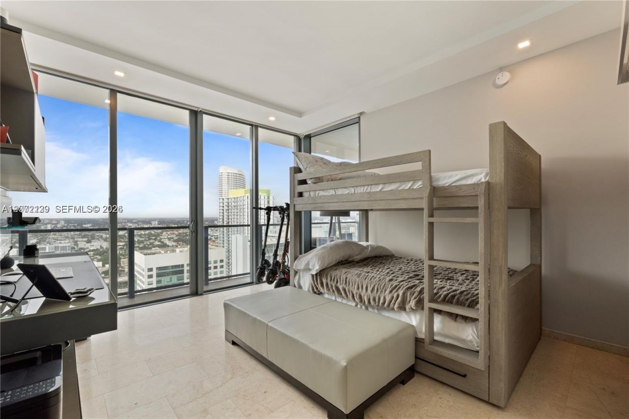 88 SW 7th St, Unit 3412, Miami, FL 33130 Photo