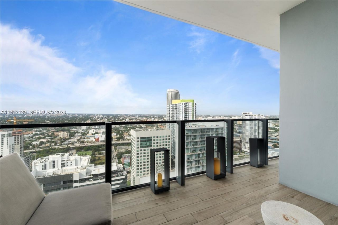 88 SW 7th St, Unit 3412, Miami, FL 33130 Photo