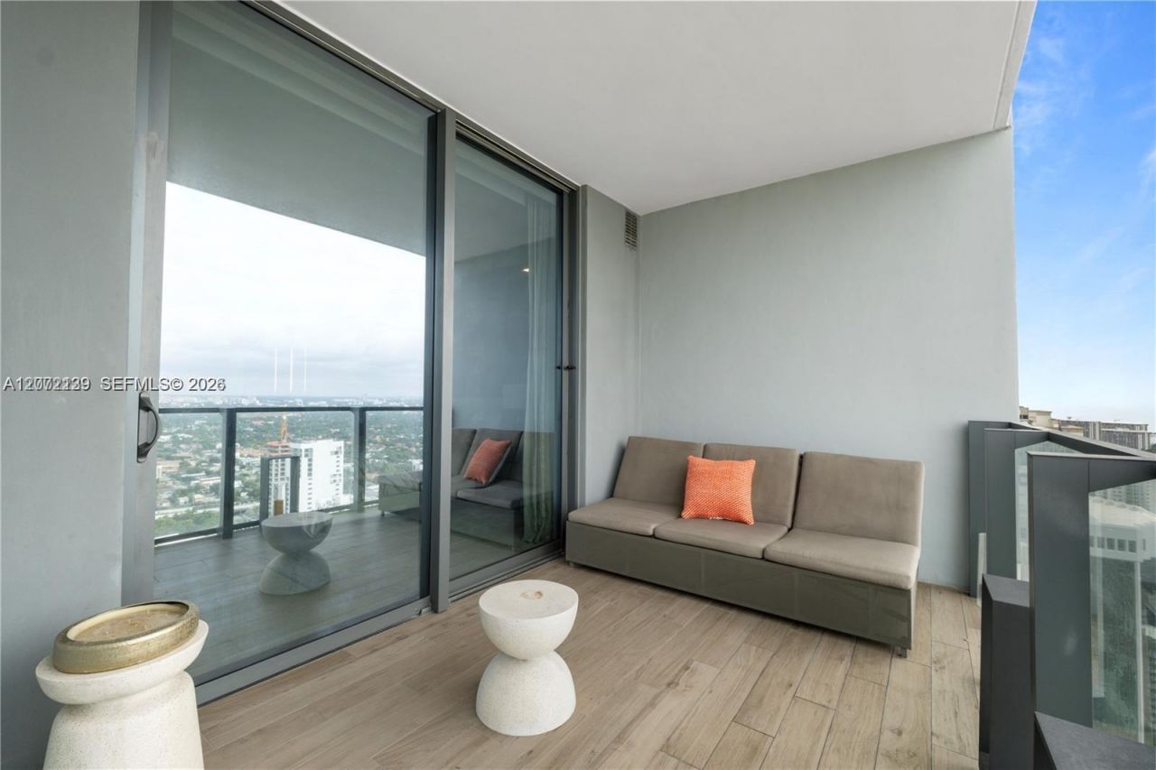 88 SW 7th St, Unit 3412, Miami, FL 33130 Photo
