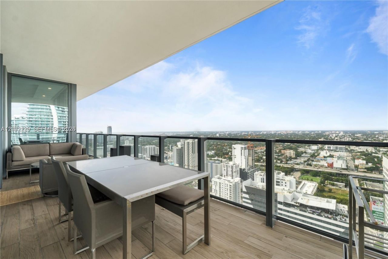 88 SW 7th St, Unit 3412, Miami, FL 33130 Photo