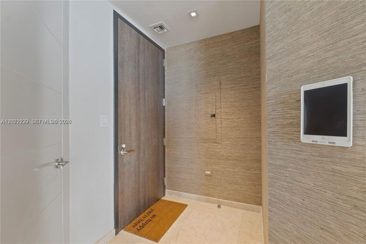 88 SW 7th St, Unit 3412, Miami, FL 33130 Photo