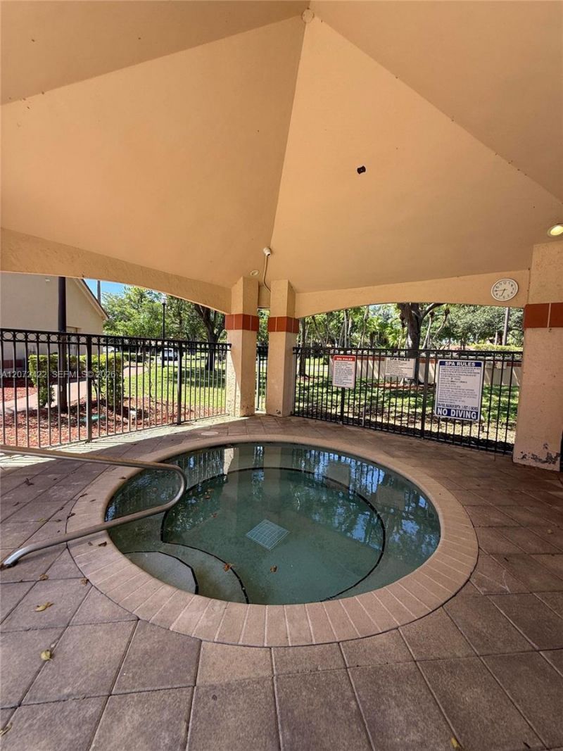 3450 N Pinewalk Dr N, Unit 421, Margate, FL 33063 Photo
