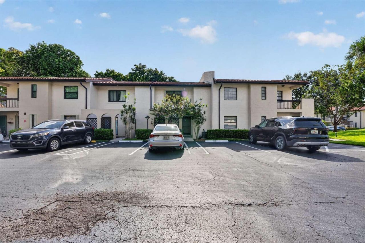21682 Cypress Road, Unit 11d, Boca Raton, FL 33433 Photo
