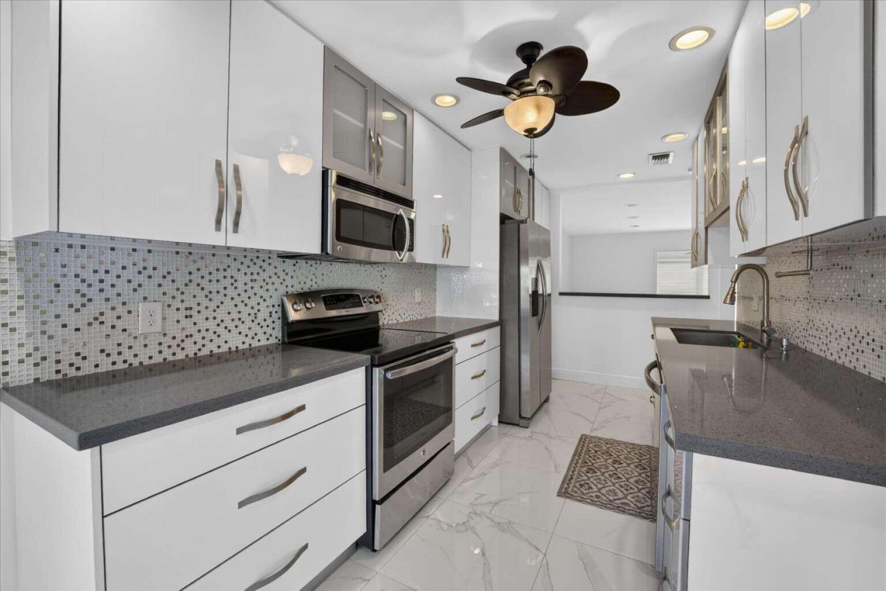 21682 Cypress Road, Unit 11d, Boca Raton, FL 33433 Photo
