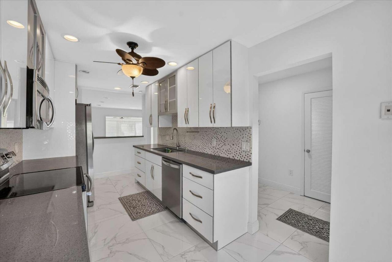 21682 Cypress Road, Unit 11d, Boca Raton, FL 33433 Photo