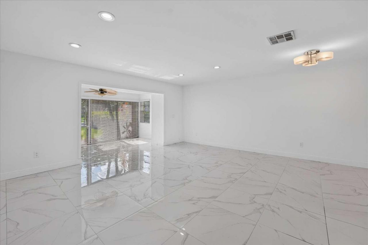 21682 Cypress Road, Unit 11d, Boca Raton, FL 33433 Photo