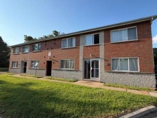 7343-7347 Olive Boulevard, University City, MO 63130