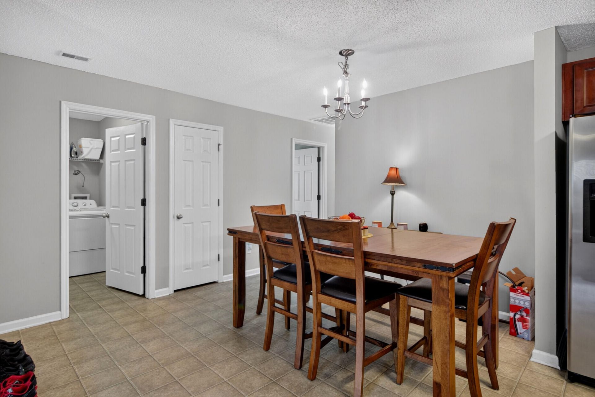 323 Briarbend Road Photo 11